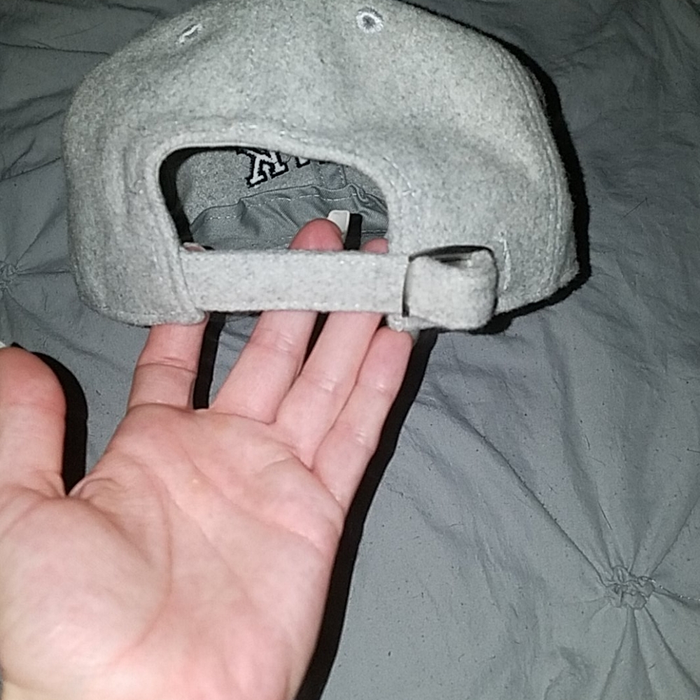 Pink baseball cap - Picture 3 of 4
